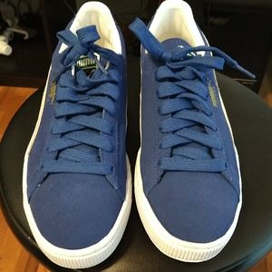Blue & white Sude Pumas